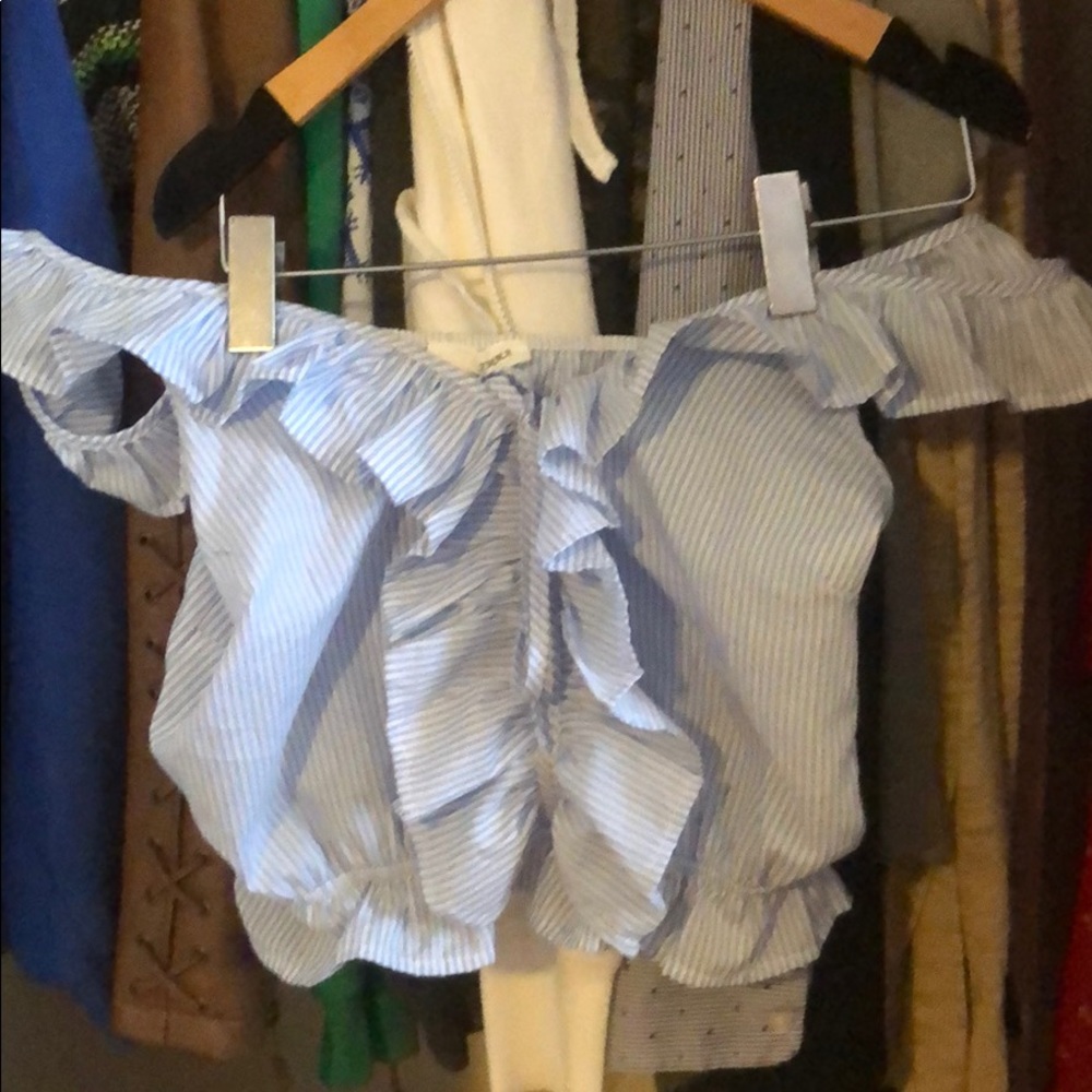 Laura’s boutique crop top